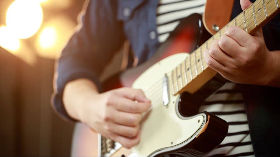 Guitare-Pratique. Comment bien pratiquer un exercice de dextérité à la guitare 